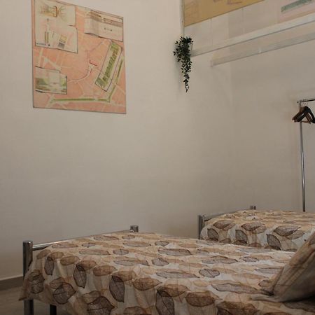 Family And Friends Studio Florence Luaran gambar