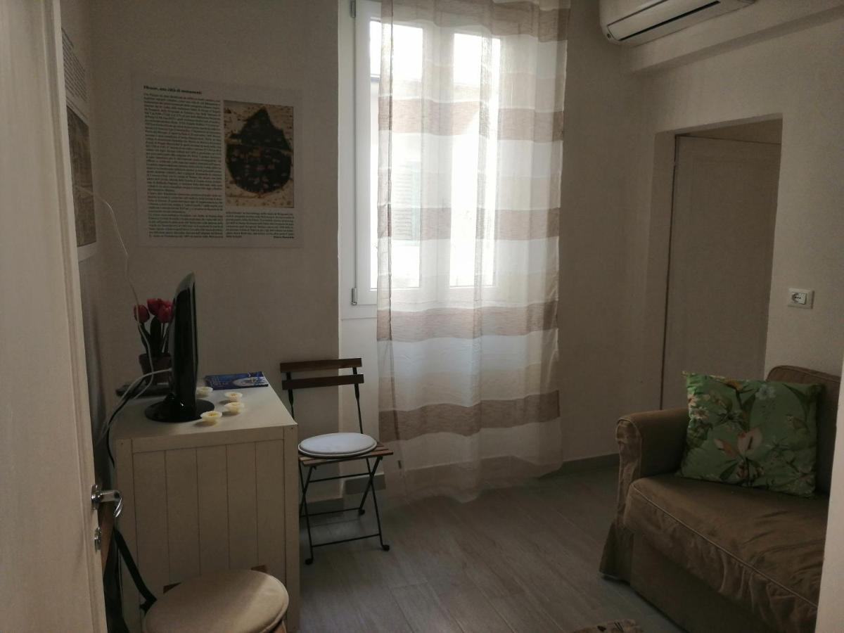 Family And Friends Studio Florence Luaran gambar