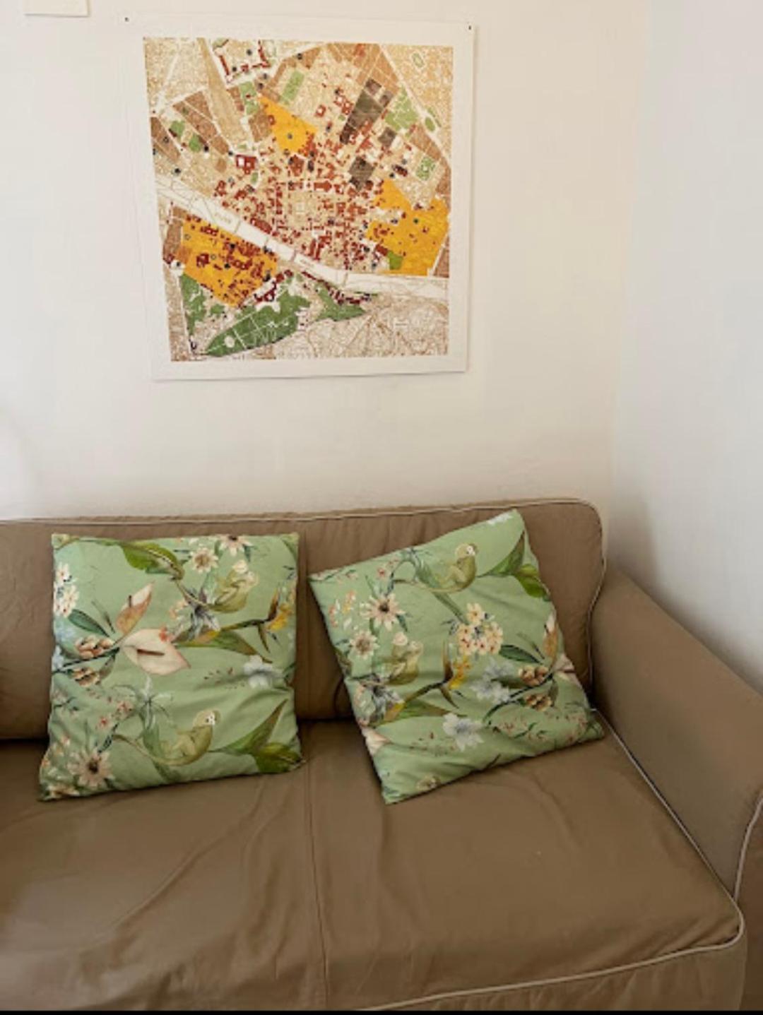 Family And Friends Studio Florence Luaran gambar